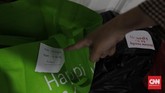 FOTO: Menukar Sampah Anorganik di Stasiun MRT Blok M Warga dapat menyetorkan sampah anorganik ke stasiun limbah Rekosistem yang tersedia di Stasiun MRT Blok M, Jakarta.