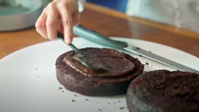 Resep Praktis Cokelat Ganache, Glaze, dan Butter Cream