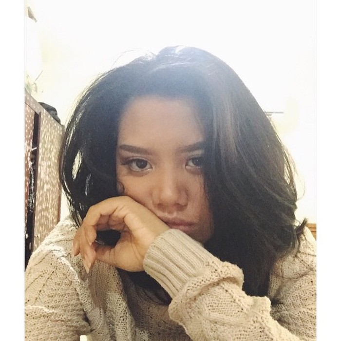 Diketahui wanita berusia 22 tahun ini mengidap Bipolar Disoder II dan tengah berjuang untuk kepulihannya, Ladies. Tak heran jika ia berusaha menginspirasi banyak orang melalui konten bertema kesehatan mental. (Foto: Instagram.com/sanialeonardo)