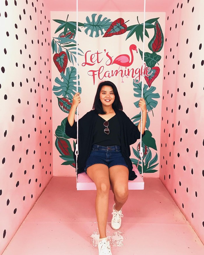 Meskipun aktif di media sosial dan membuat beragam konten, Sania juga menomorsatukan pendidikan. Baru-baru ini, ia telah menyelesaikan Seminar proposal skripsi atau sempro. (Foto: Instagram.com/sanialeonardo)