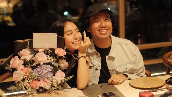 Setelah Tiga Tahun Pacaran, Clairine Clay Dilamar Joshua