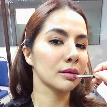 Sosok Noor Nabila, Wanita Yang Diduga Tunangan Engku Emran