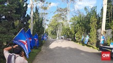 KLB Demokrat Diwarnai Aksi Robek Spanduk Bergambar Moeldoko