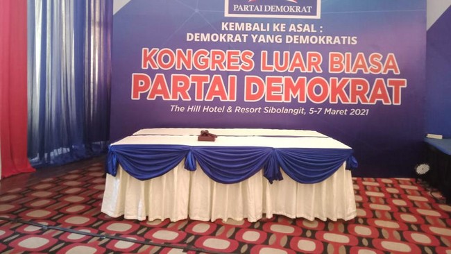 DPD Demokrat Sumatra Utara mengancam bakal melakukan pembubaran jika polisi tak melakukan penertiban atas KLB yang mereka anggap ilegal tersebut.