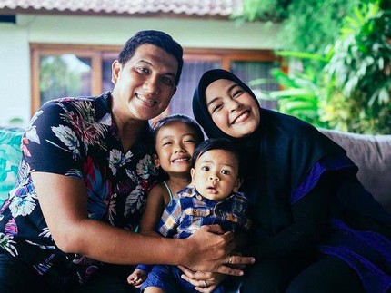 Anak Tantri 'Kotak' Usia 1 Tahun Disunat, Ini Alasannya Bun