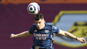 Menolak Divaksinasi, Xhaka Positif Covid-19