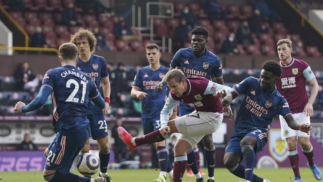 Arsenal harus puas bermain imbang 1-1 melawan Burnley gara-gara blunder yang dilakukan Granit Xhaka di Liga Inggris.