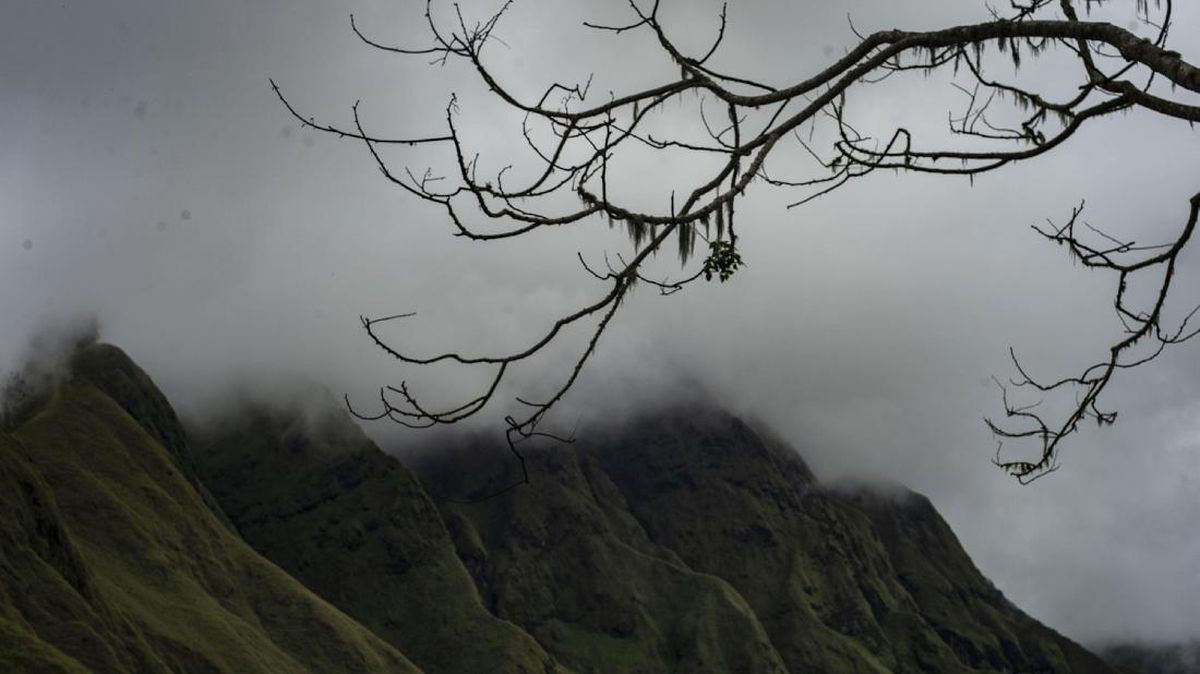 Evakuasi Pendaki Brasil Jatuh di Rinjani Terkendala Cuaca