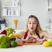 Nggak Susah! 3 Pilihan Makanan dan Minuman Ini Bisa Menyelamatkan Bumi dengan Mengurangi Jejak Karbon