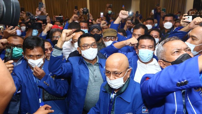 Mahkamah Agung (MA) mulai mengadili permohonan Peninjauan Kembali yang diajukan Moeldoko terkait kepengurusan DPP Partai Demokrat.