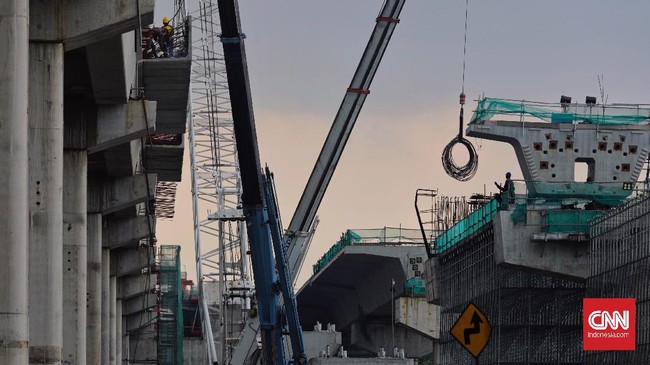 Pengguna Tol Kelapa Gading-Pulo Gebang akan dikenakan tarif mulai dari Rp19 ribu sampai Rp37.500 per kendaraan sesuai golongan mulai Kamis (9/9) mendatang.