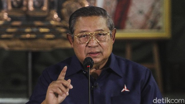 SBY disebut sebagai sosok yang pro reformasi, pro demokrasi, dan menjunjung tinggi konstitusi.