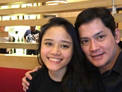 6 Potret Kedekatan Onky Alexander dan Putri Semata Wayang, Sasqia Putri