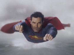 Christian Bale Sulit Buang Air Kecil Jadi Batman, Kalau Superman Gimana?