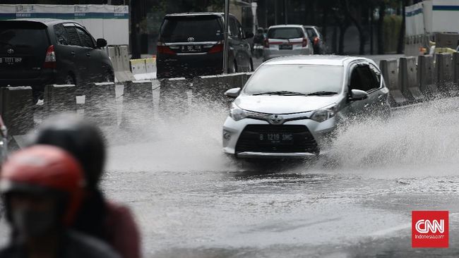 Cara Atasi Ban Selip di Jalanan Licin karena Hujan Kondisi selip atau ketika ban tidak mendapatkan traksi selama beberapa saat adalah momen berbahaya yang harus dihindari.