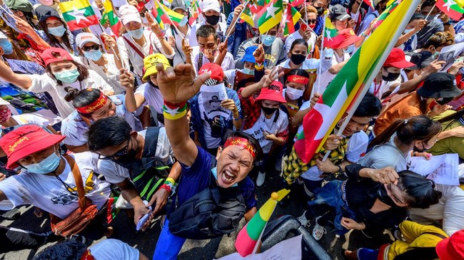 Sejumlah informasi meramaikan kabar internasional Minggu (21/3), mulai dari pembebasan seluruh WNI sandera Abu Sayyaf hingga demo Myanmar yang kian panas.