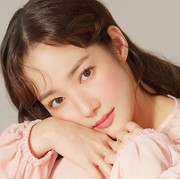 5 Kandungan Skincare Berbahaya yang Bikin Kulit Gagal Glowing