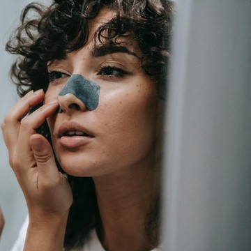 img-title 6 Pilihan Produk Skincare Untuk Menghilangkan Komedo di Bawah 100 Ribu Rupiah