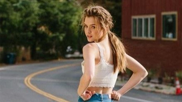 7 Gaya Berpakaian Wanita yang Paling Disukai Pria