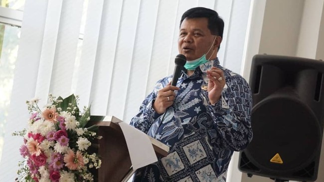 Putusan terhadap Aa Umbara lebih rendah ketimbang tuntutan jaksa Komisi Pemberantasan Korupsi (KPK) yakni tujuh tahun bui.