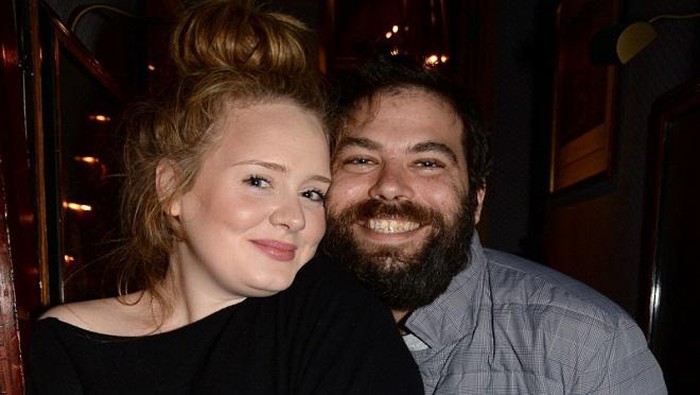Adele Resmi Cerai dengan Simon Konecki Setelah 2 Tahun Berpisah