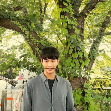 img-title Awas Tertukar! 5 Artis Korea Selatan Ini Punya Nama yang Mirip