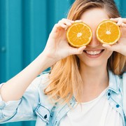 Punya Kulit Sensitif? Yuk, Intip Kandungan Vitamin C yang Cocok Buatmu!