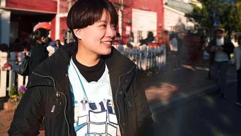 Intip OOTD Leony Vitria dengan Rambut Pendek Mari intip OOTD Leony Vitria dengan penampilan barunya potongan rambut pendek