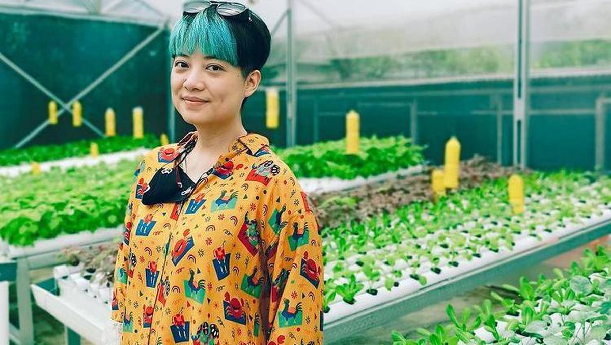 Mari intip OOTD Leony Vitria dengan penampilan barunya potongan rambut pendek