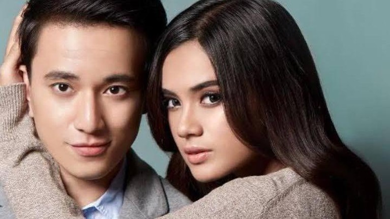 Kisah Cinta Pasangan Artis Beda Agama yang Berakhir Kandas Berikut beberapa pasangan artis yang menjalin kisah cinta dengan pasangan beda agama dan berakhir kandas