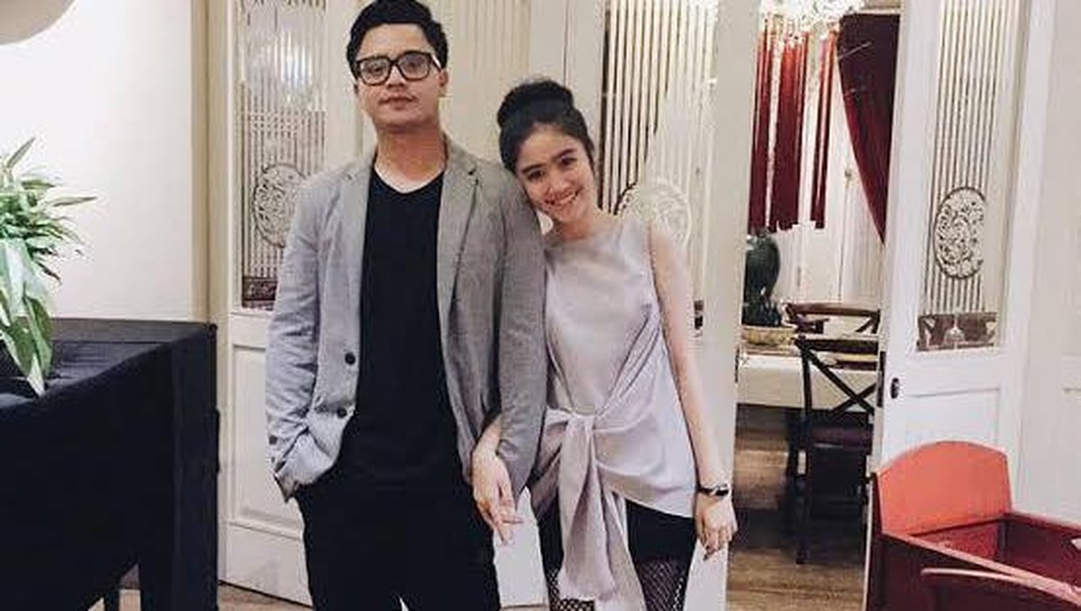 Berikut beberapa pasangan artis yang menjalin kisah cinta dengan pasangan beda agama dan berakhir kandas