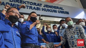 AHY Serahkan 5 Boks Dokumen Pelanggaran KLB ke Kemenkumham