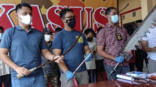 Polres Serang Kota total mengamankan 11 orang usai bentrok antara dua geng motor di Kabupaten Serang, Banten, Selasa (20/4) dini hari.