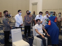 Wujud Cinta ke Senior, Polri Gelar Vaksinasi Corona untuk 2.282 Purnawirawan