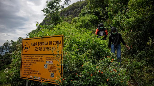 Pemda diminta untuk menyosialisasikan jalur Sesar Lembang agar mempermudah warga dan pelaku mengenali lokasi mereka dari ancaman gempa.