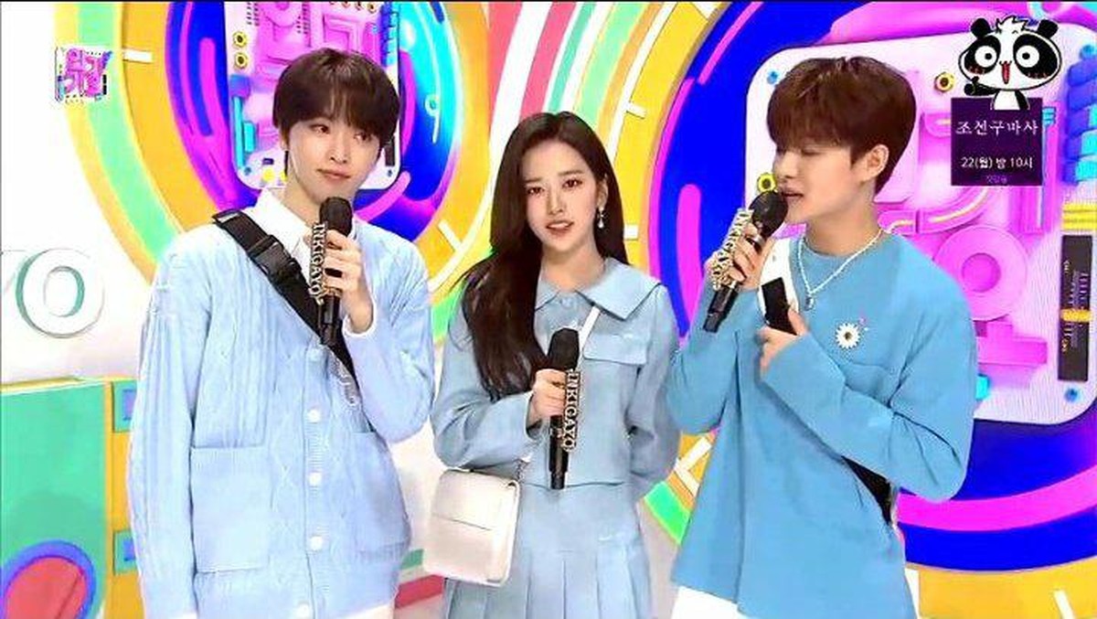 Berikut potret penampilan pertama program musik mingguan produksi sbs Inkigayo dengan MC baru yaitu Jihoon Treasure&comma; Yujin Iz&ast;One dan Sungchan NCT