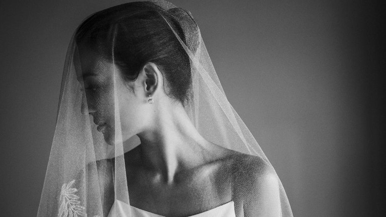 Potret Pernikahan Julie Estelle dengan David Tjiptobiantoro Berikut adalah potret pernikahan Julie Estelle dengan kekasih David Tjiptobiantoro yang dilaksanakan di Maldives pada tanggal 25 Februari 2021.