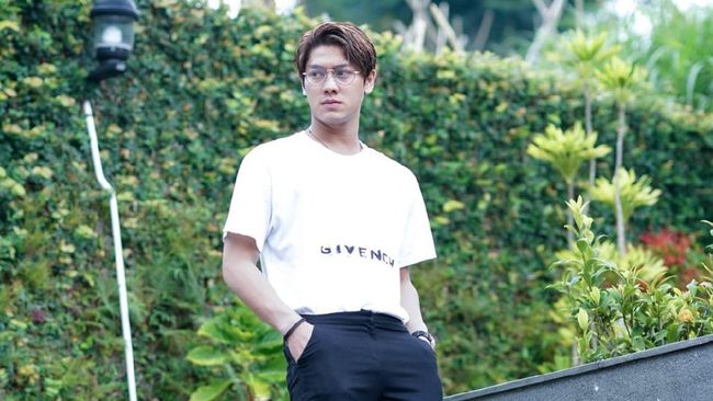 Rizky Billar enggan berkomentar saat ditanyai soal amplop sumbangan dari Doni Salmanan di hari pernikahannya dengan Lesti Kejora,