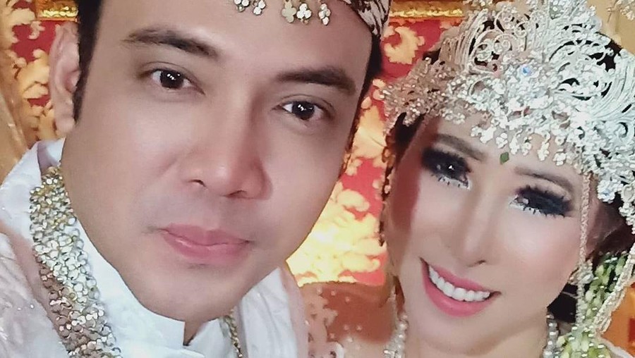 Sandy Tumiwa dan Henny Mona