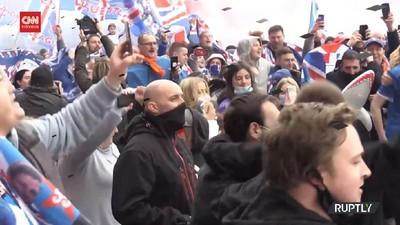 VIDEO: Rayakan Kemenangan, Fans Rangers Ditangkap Polisi