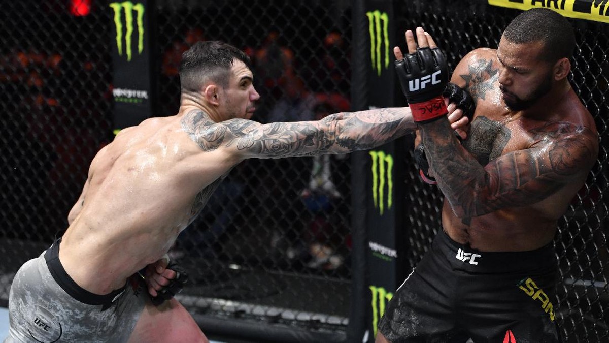 FOTO: UFC 259 Jadi Bencana Israel Adesanya