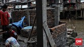 FOTO: Normalisasi Ciliwung Terganjal Pembebasan Lahan Proyek normalisasi Kali Ciliwung masih terganjal pembebasan lahan. Sepanjang 17 kilometer bantaran kali belum dinormalisasi.