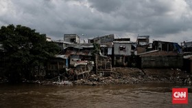 img-title Tragedi Jamban Yeni Rosita, Siluet Kemiskinan Jakarta di Ciliwung