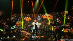 Lirik Lagu Titeni Lan Enteni - Denny Caknan