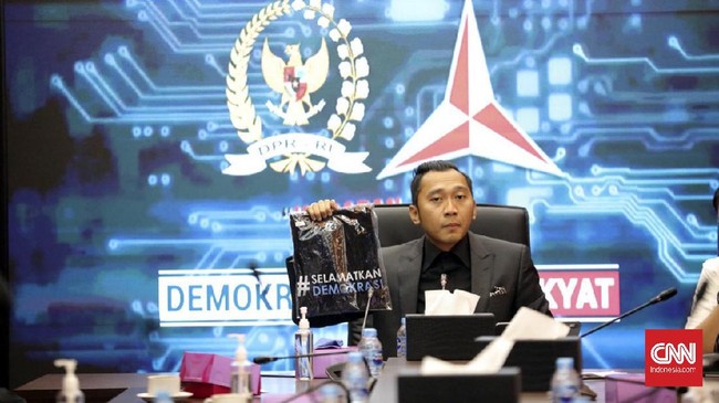Ibas Lempar Wacana Pembentukan Omnibus Law Kebudayaan Wakil Ketua MPR RI Edhie Baskoro atau yang akrab disapa Ibas, melempar wacana tentang pembentukan Omnibus Law tentang Kebudayaan.