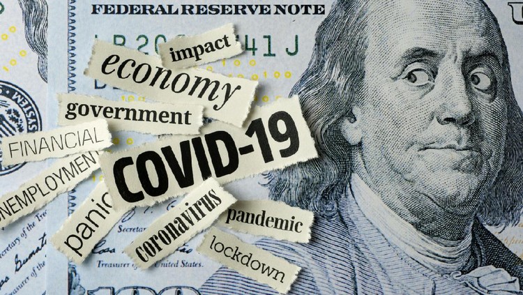 Ilustrasi Dampak Sosial Ekonomi Pandemi Benjamin Franklin looking COVID-19 newspaper headlines on One Hundred Dollar Bill