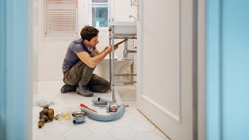 RENOVASI DAPUR HINGGA TAMAN