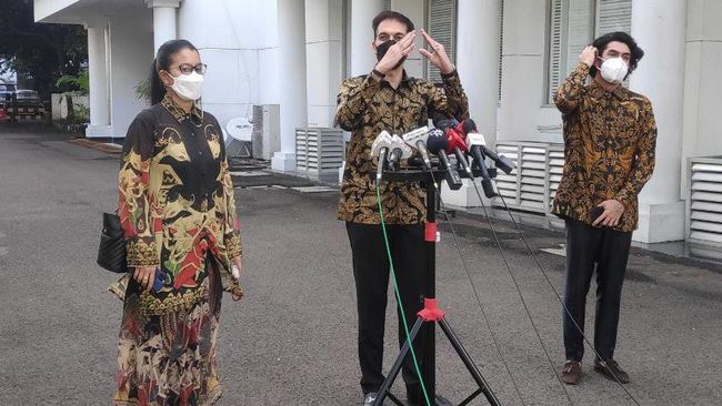 Aktor Reza Rahadian menemui Presiden Joko Widodo (Jokowi) di Istana Kepresidenan, Jakarta, menyampaikan curhat nasib perfilman nasional di masa pandemi.
