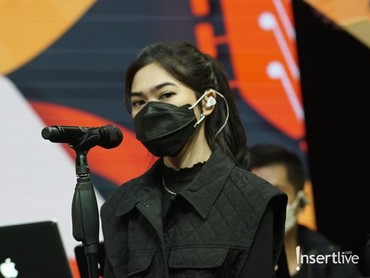 Pandemi Covid-19 Semakin Parah, Isyana Sarasvati Turut Prihatin