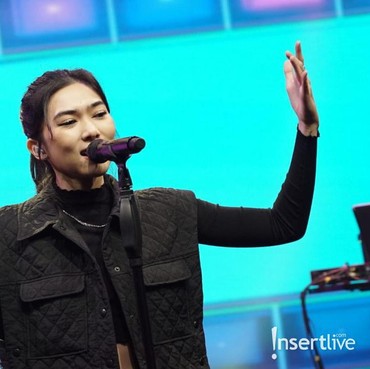 Pakai Koleksi Gucci, Isyana Sarasvati Dipuji Mirip Jennie BLACKPINK